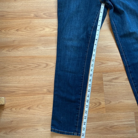 Old Navy Rockstar Super Skinny Petite Jeans - Picture 7 of 8